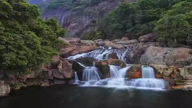 Manimuthar Waterfalls, Tirunelveli